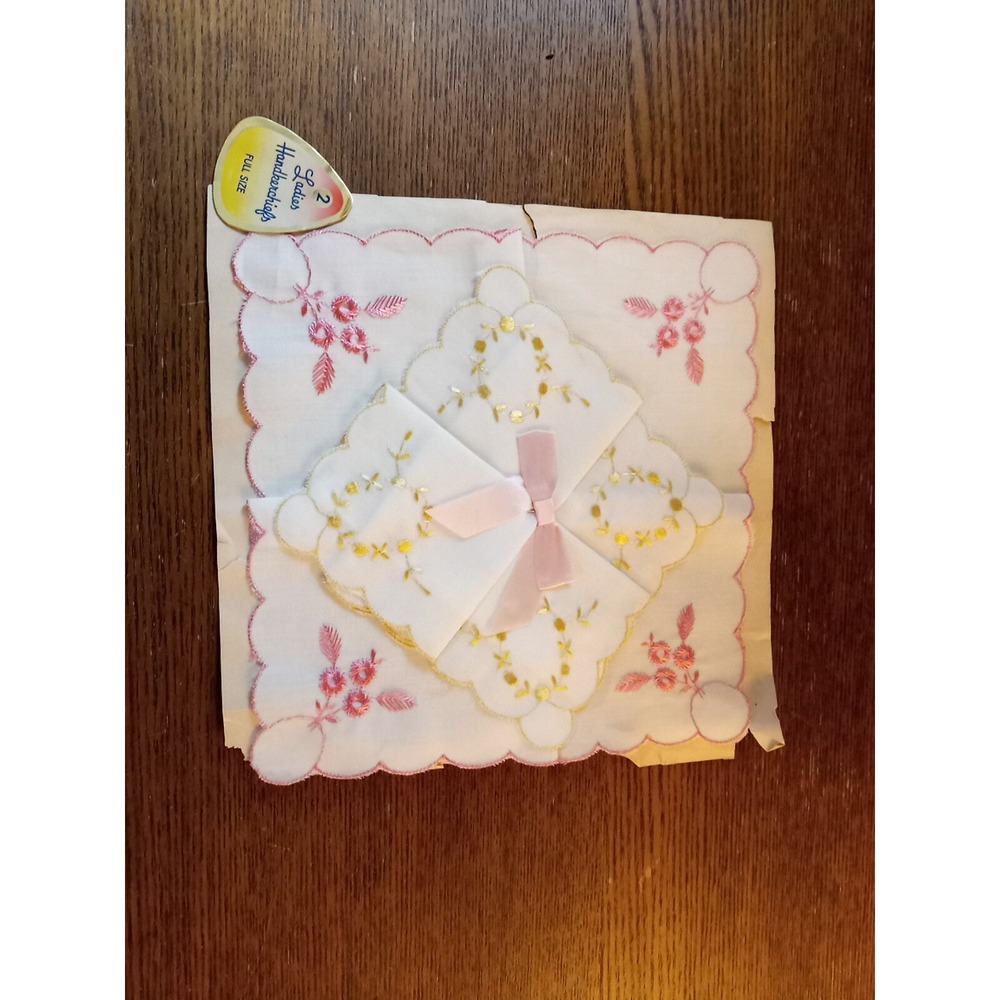 VTG Ladies Handkerchief Set of 2 Gold Pink Embroidered Scallops Unbranded NOS